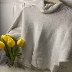 White sweater - Jennifer Lopez